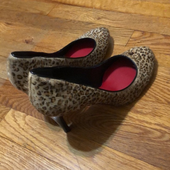 Nine West leopard print (hair-see pics) heals, 8.5 - Picture 7 of 14